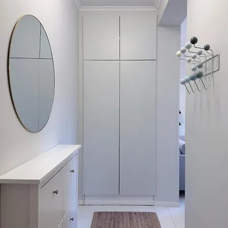 Bright And Beautiful Two-room Design 아파트